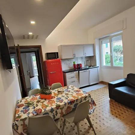 New Seaside Vintage Apartment, 20m To The Beach, Wi-fi&terrace Apartment
