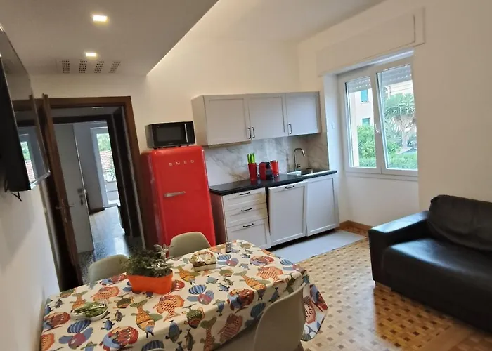 Lägenhet New Seaside Vintage Apartment, 20m To The Beach, Wi-fi&terrace Bordighera