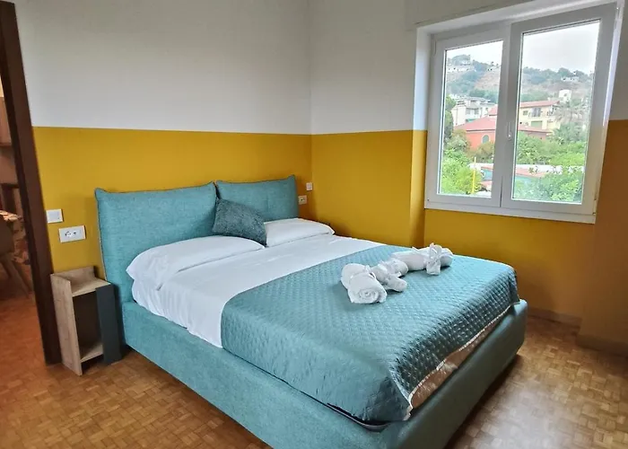 Lägenhet New Seaside Vintage Apartment, 20m To The Beach, Wi-fi&terrace