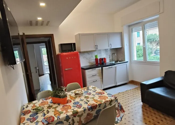 New Seaside Vintage Apartment, 20m To The Beach, Wi-fi&terrace Appartement